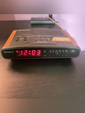 Vintage Sony Dream Machine ICF-C420 AM/FM Dual Alarm Clock Radio Wood Grain